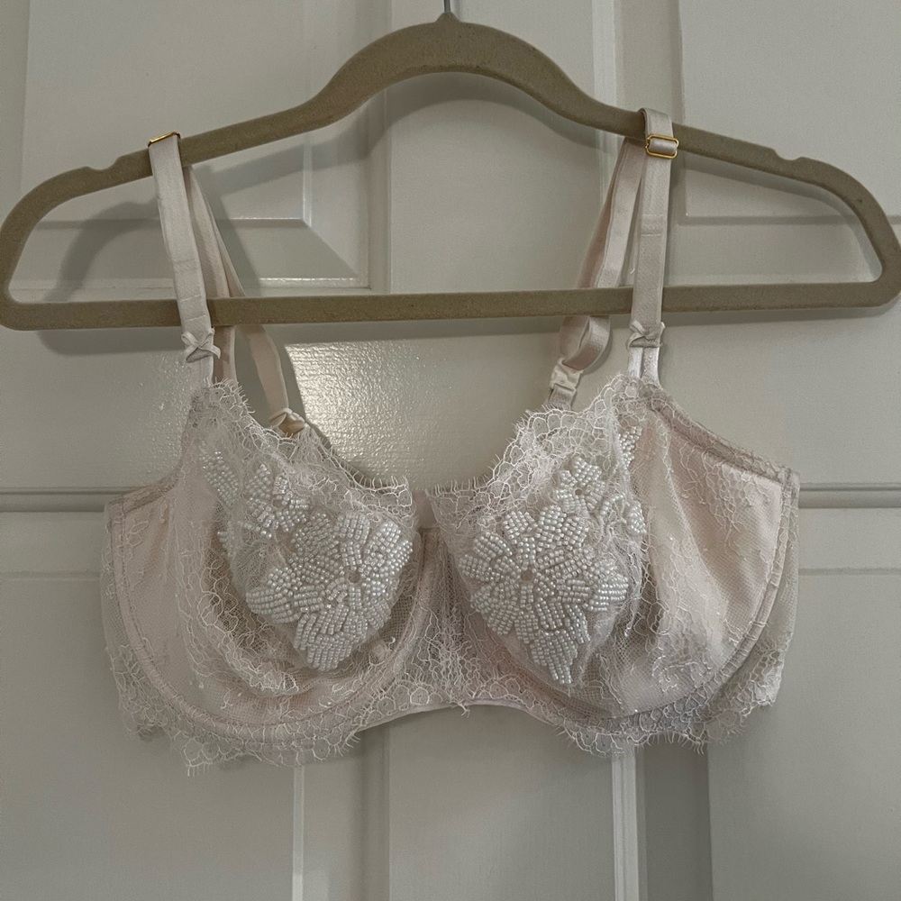 Victoria’s Secret Dream Angels Push Up Beaded Wedding Bra Underwire NWOT